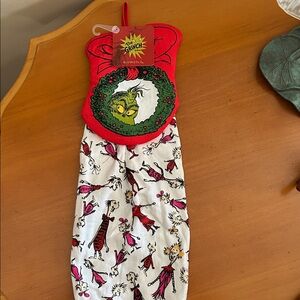 Dr. Seuss Grinch Christmas Towel